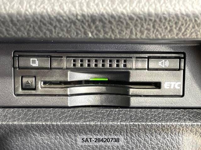 Toyota VOXY 2015-04 375497-5