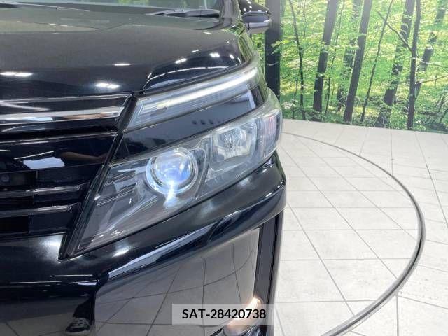 Toyota VOXY 2015-04 375497-13