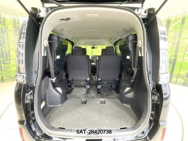 Toyota VOXY 2015-04 375497-11