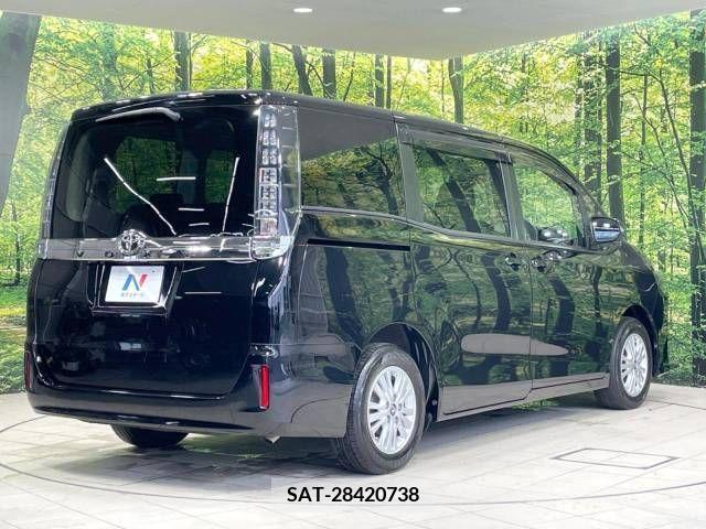 Toyota VOXY 2015-04 375497-18
