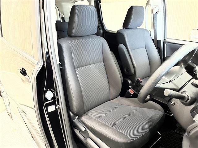 Toyota VOXY 2016-11 13209-17