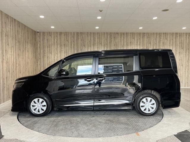 Toyota VOXY 2016-11 13209-7
