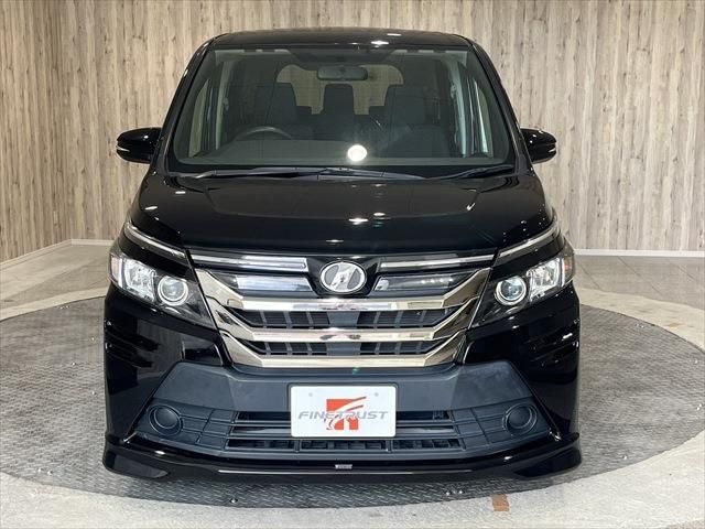 Toyota VOXY 2016-11 13209-1