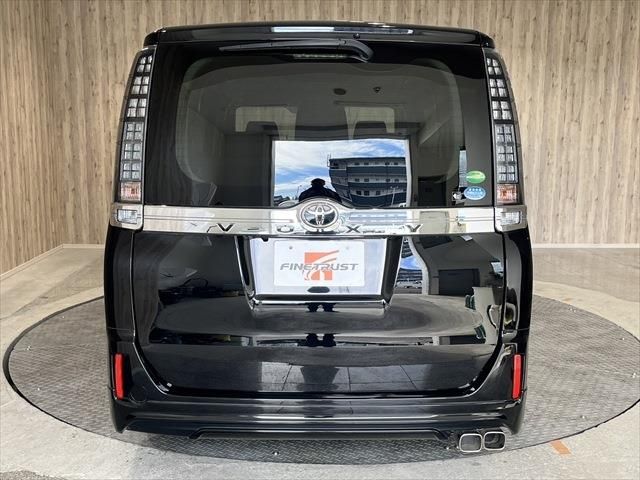 Toyota VOXY 2016-11 13209-5