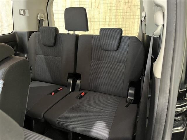 Toyota VOXY 2016-11 13209-22