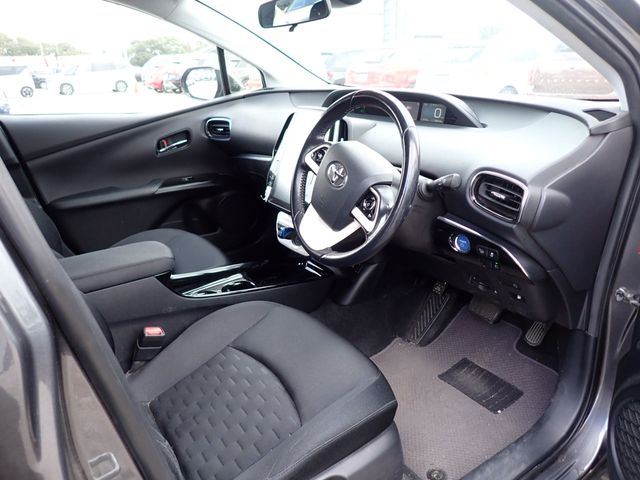 Toyota PRIUS PHV 2018-10 196167-1