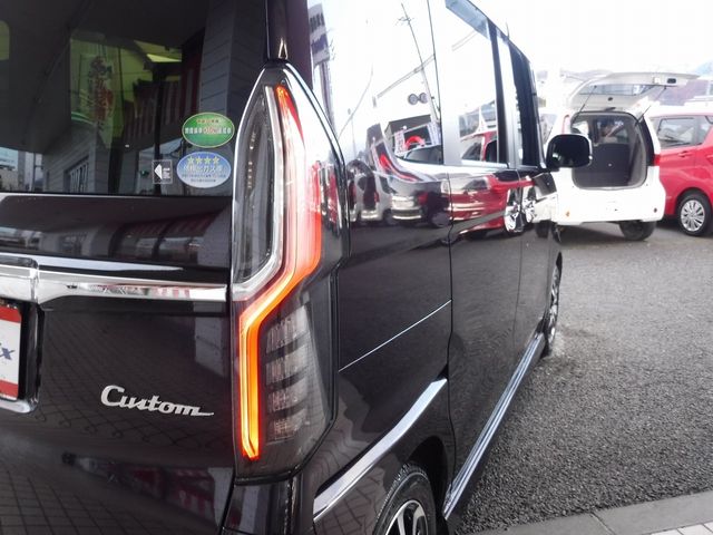 Honda N BOX CUSTOM 2019-04 188295-4