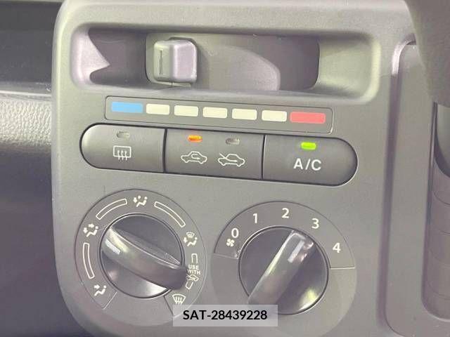 Nissan MOCO 2015-11 324598-6