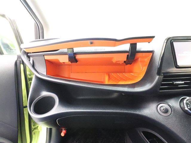 Toyota SIENTA 2015-12 6725-27