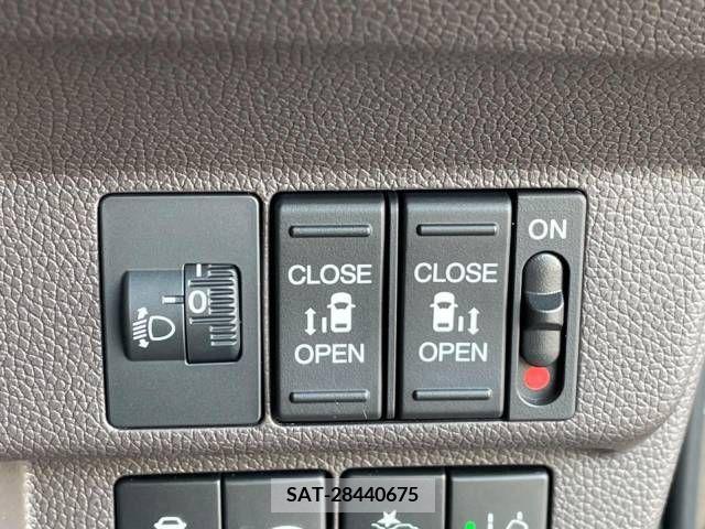 Honda FREED 2022-07 352739-5