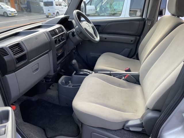 Nissan CLIPPER RIO 2008-08 12428-10
