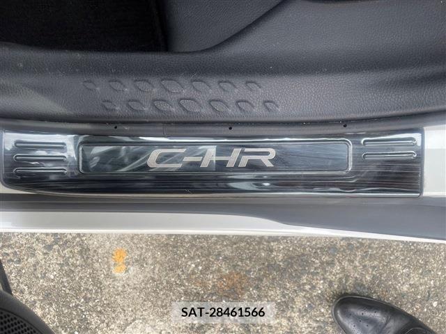 Toyota C-HR 2017-09 265238-16