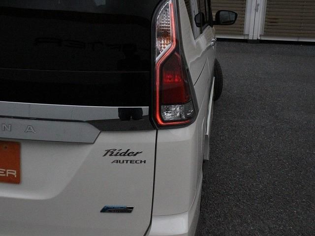 Nissan SERENA 2016-11 24158-11