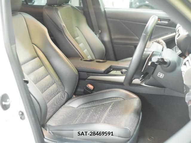 Lexus IS 2014-03 253297-10