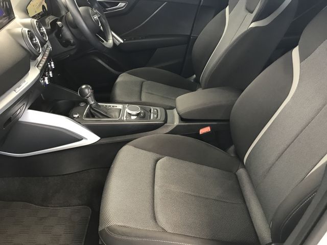 Audi Q2 2019-10 6953-14
