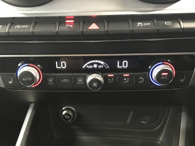 Audi Q2 2019-10 6953-17