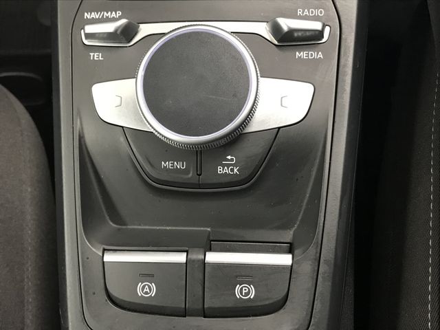 Audi Q2 2019-10 6953-19