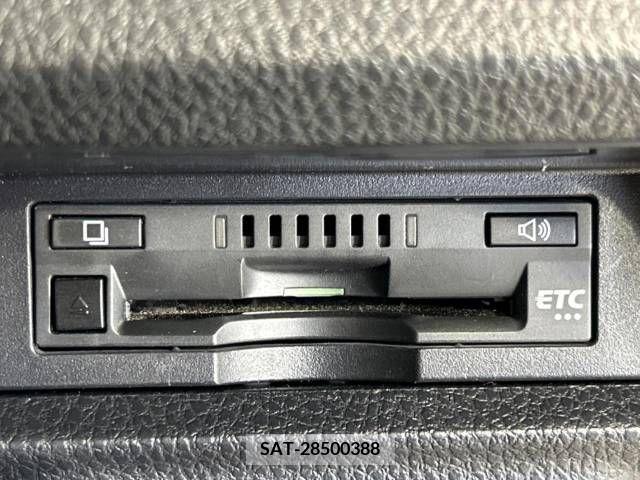 Toyota VOXY 2019-07 237991-6