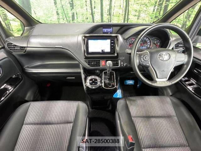 Toyota VOXY 2019-07 237991-1