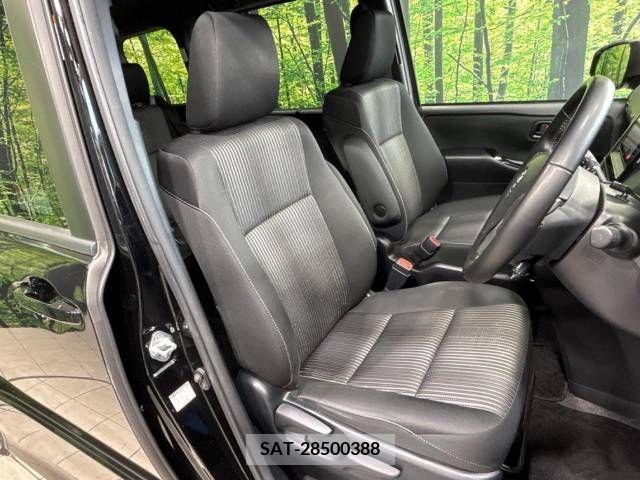 Toyota VOXY 2019-07 237991-8