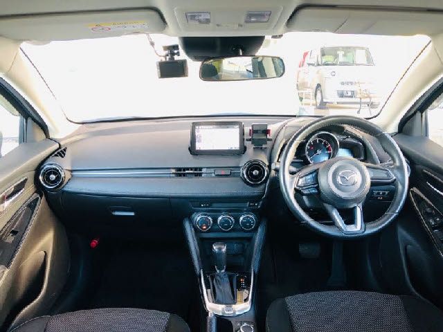Mazda DEMIO 2018-11 8339-1