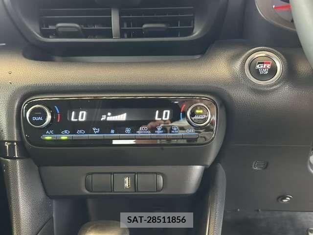Toyota YARIS 2022-10 340887-17