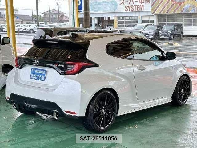 Toyota YARIS 2022-10 340887-9