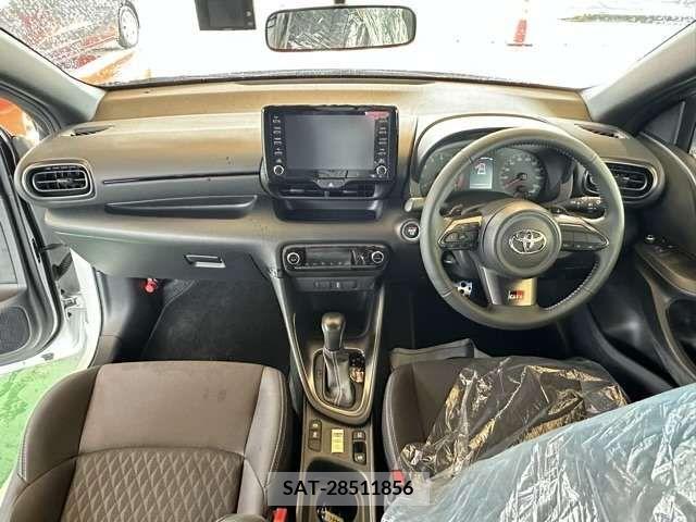 Toyota YARIS 2022-10 340887-5