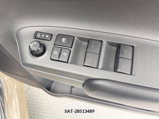 Toyota SIENTA 2023-07 394047-11