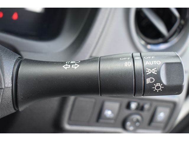 Nissan NOTE 2018-09 185014-11
