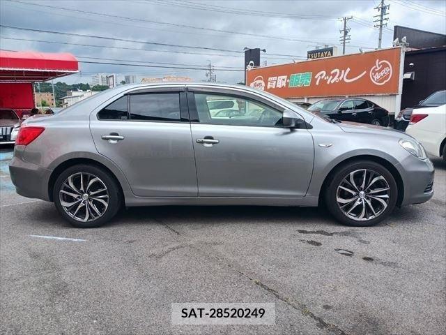 Suzuki KIZASHI 2011-01 340737-14
