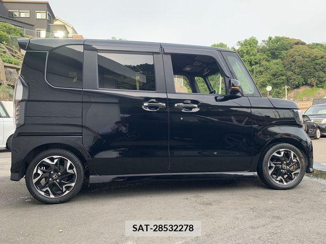 Honda N BOX CUSTOM 2018-04 279078-5