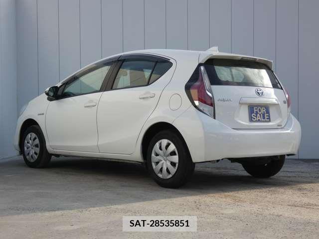 Toyota AQUA 2016-12 385852-5