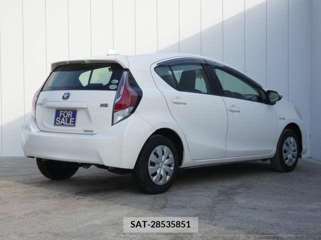 Toyota AQUA 2016-12 385852-7