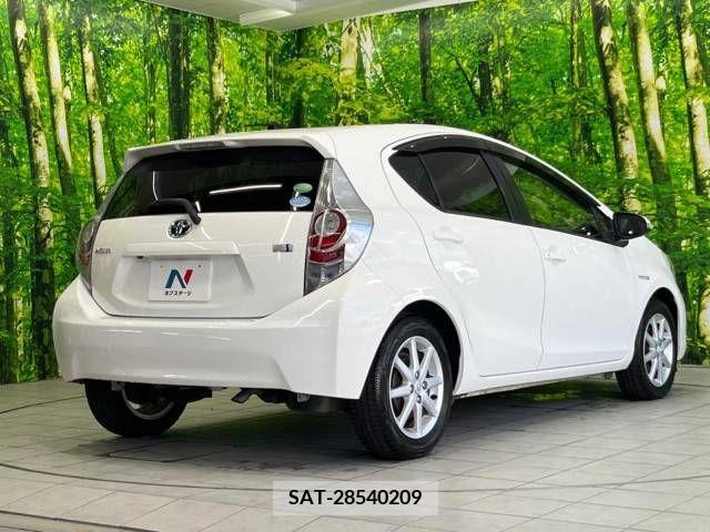 Toyota AQUA 2012-11 228316-15