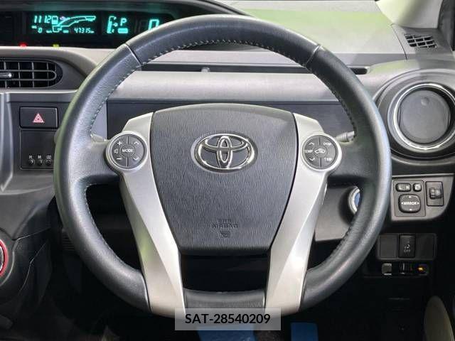 Toyota AQUA 2012-11 228316-8