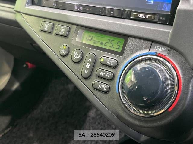 Toyota AQUA 2012-11 228316-6