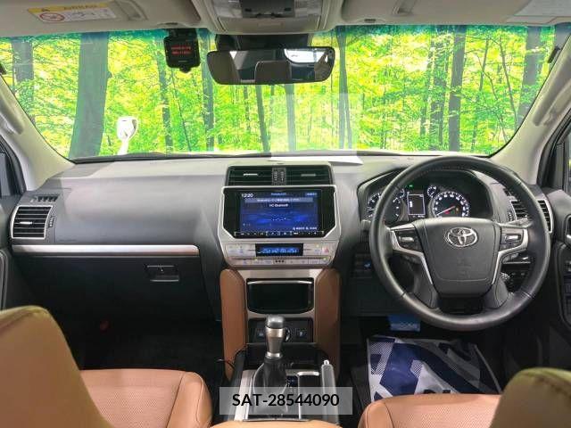 Toyota LAND CRUISER PRADO 2022-05 231562-1