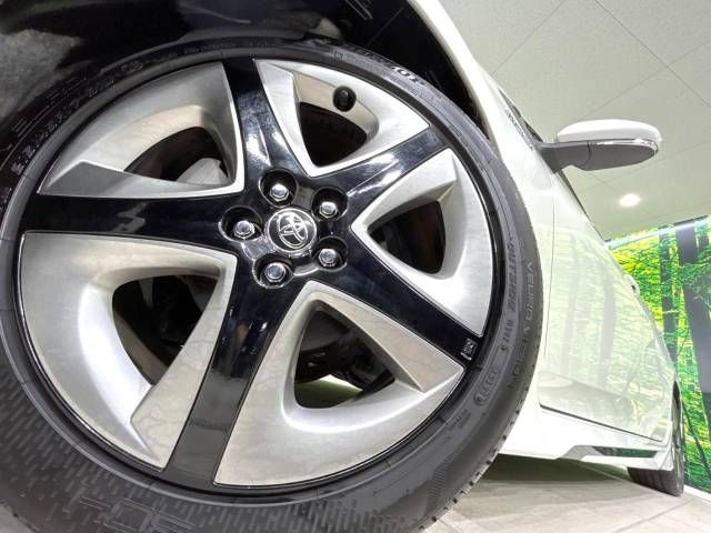 Toyota PRIUS 2019-02 187568-12