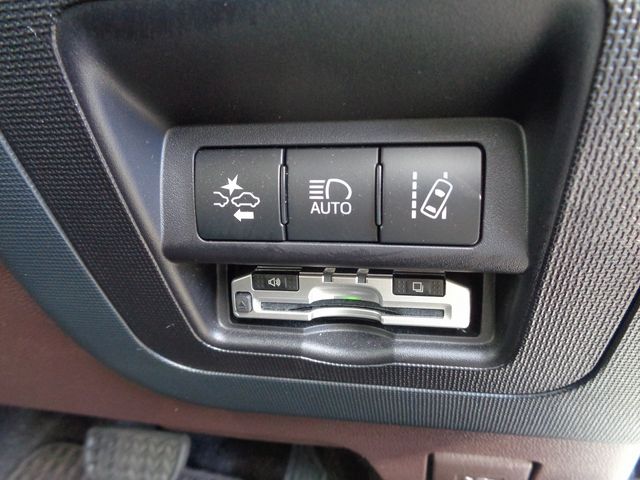 Toyota SPADE 2017-12 181448-14