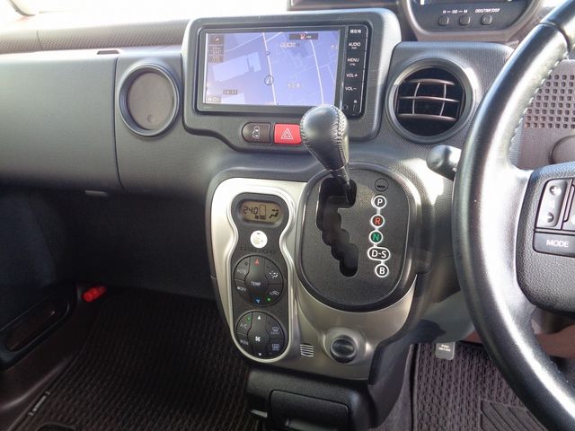 Toyota SPADE 2017-12 181448-13