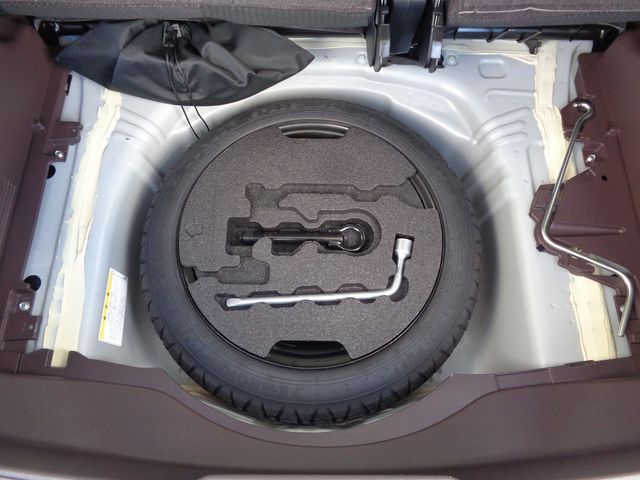 Toyota SPADE 2017-12 181448-25