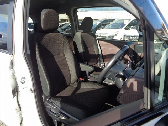 Toyota SPADE 2017-12 181448-3