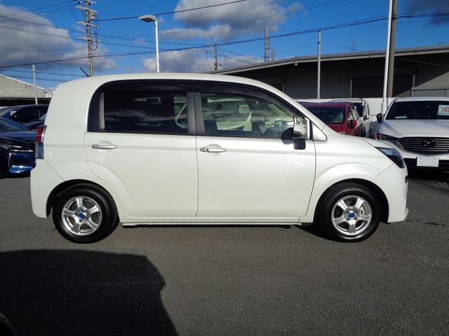 Toyota SPADE 2017-12 181448-27