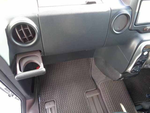 Toyota SPADE 2017-12 181448-20