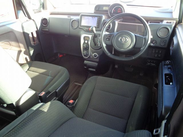 Toyota SPADE 2017-12 181448-9