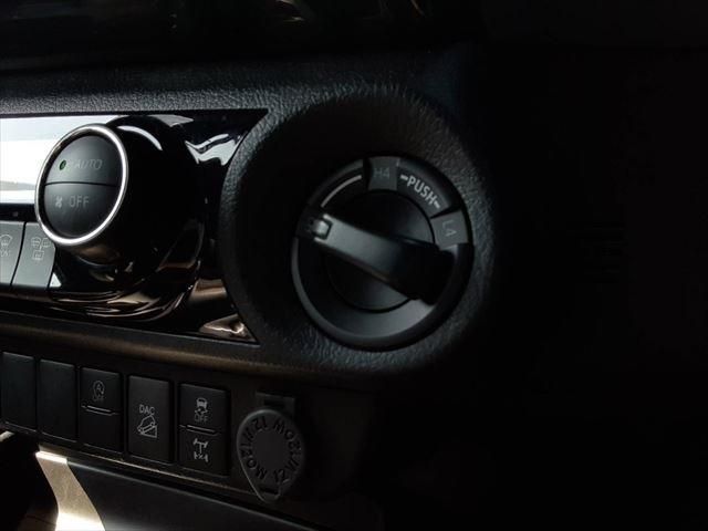 Toyota HILUX 2021-12 19855-29