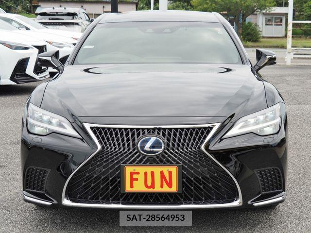 Lexus LS 2021-06 354050-1