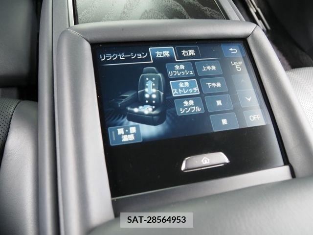 Lexus LS 2021-06 354050-13
