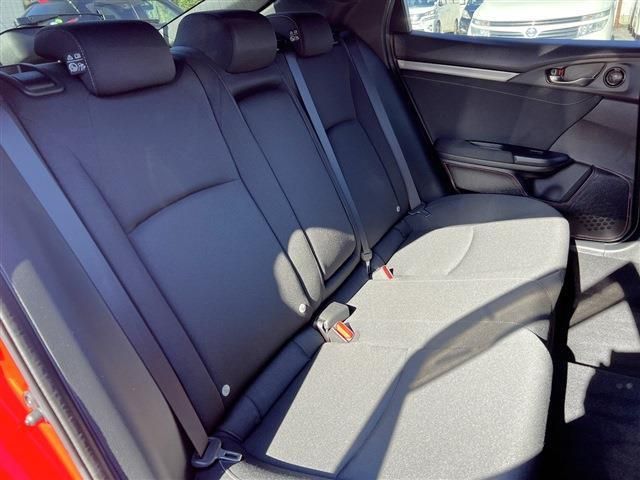 Honda CIVIC 2018-01 196093-19